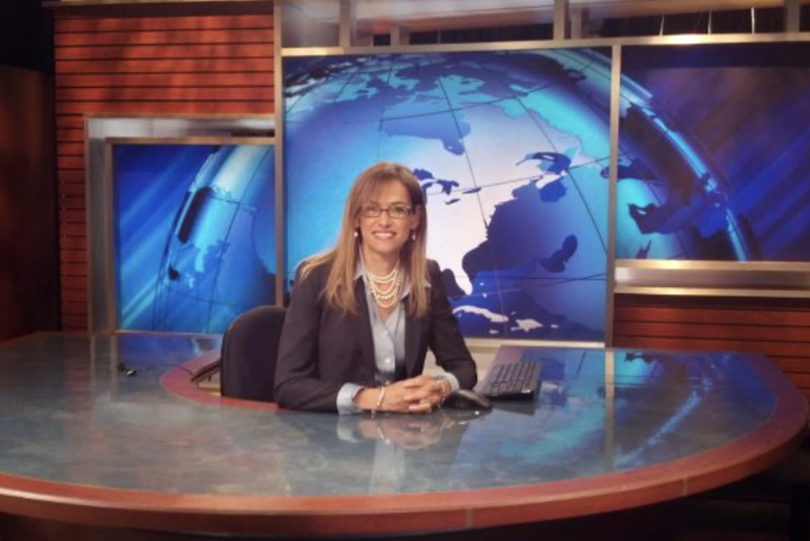 Broadcast anchor set, WETA PBS